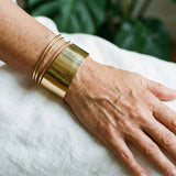 Bracciale retro classico in colore dorato