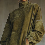 Rachele | Vestito in camoscio con colletto alto e frange