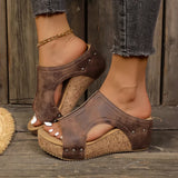 Manuela - Lumi Stud Wedges