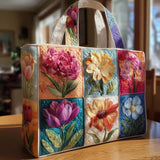Borsa imbottita realizzata a mano con un mix di fiori